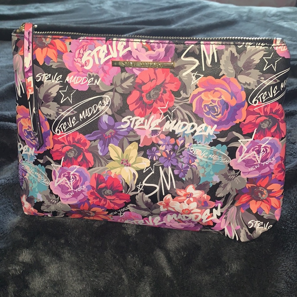 Steve Madden Pouch